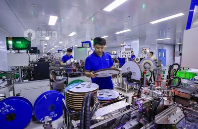 產銷兩旺，電子器件制造業再攀高峰